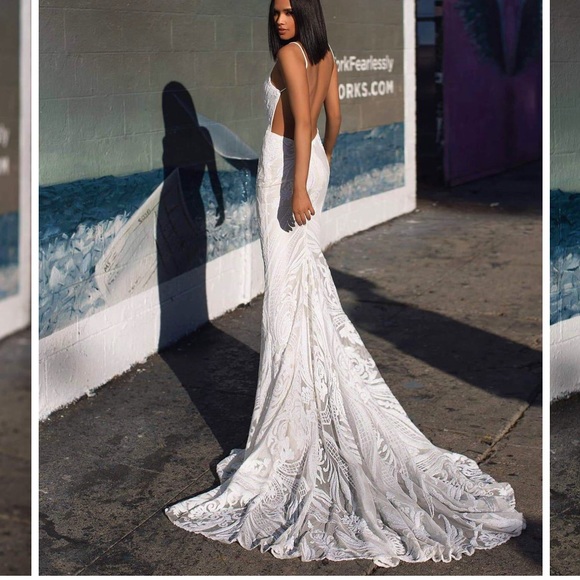 White sequins gown with train. - Picture 1 of 3